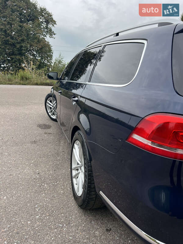 Универсал Volkswagen Passat 2011 в Дубно