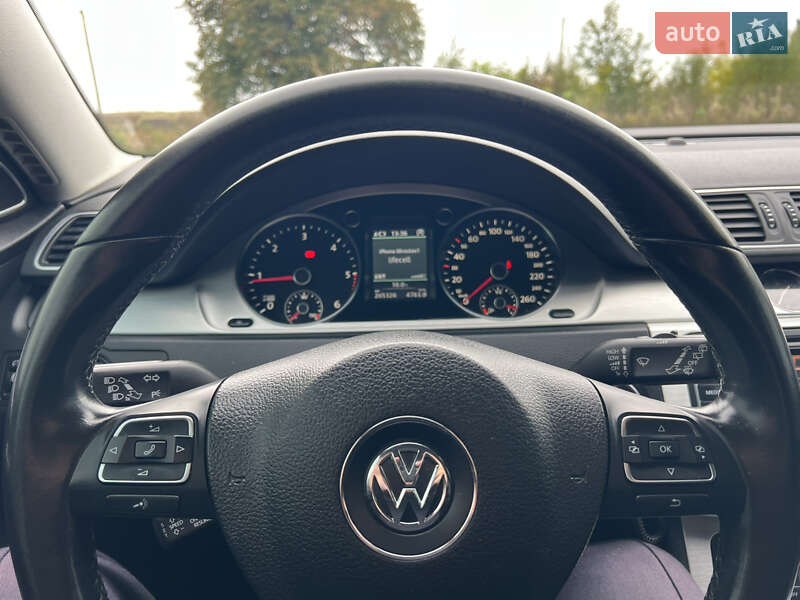 Универсал Volkswagen Passat 2011 в Дубно