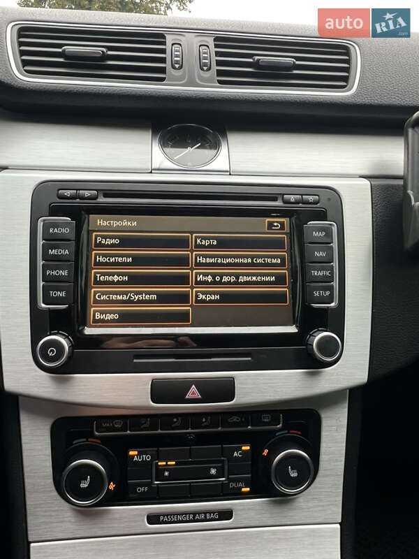 Универсал Volkswagen Passat 2011 в Дубно