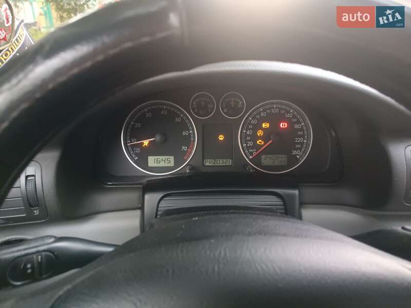 Универсал Volkswagen Passat 2001 в Киеве