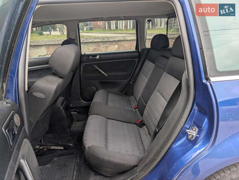 Универсал Volkswagen Passat 2001 в Здолбунове