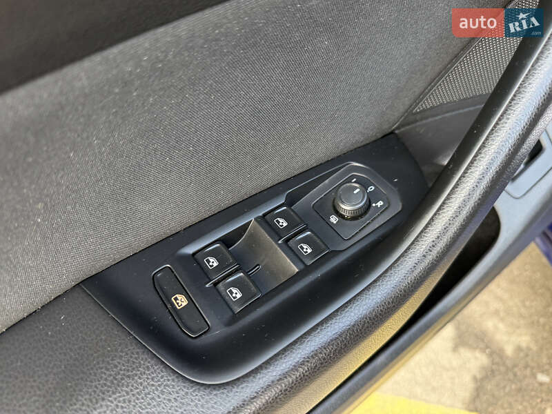Універсал Volkswagen Passat 2019 в Рівному фото 28 Універсал Volkswagen Passat 2019 в Рівному