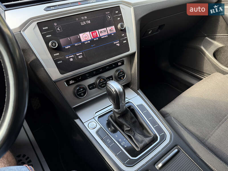Універсал Volkswagen Passat 2019 в Рівному фото 48 Універсал Volkswagen Passat 2019 в Рівному