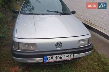 Седан Volkswagen Passat 1993 в Умани