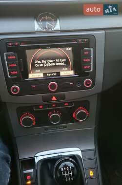Универсал Volkswagen Passat 2011 в 