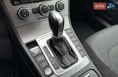 Седан Volkswagen Passat 2014 в 