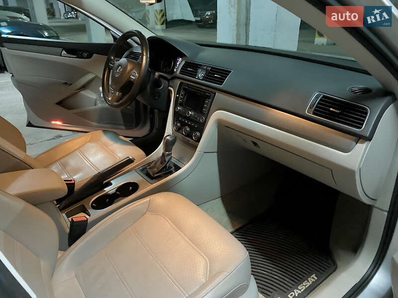 Седан Volkswagen Passat 2014 в Киеве