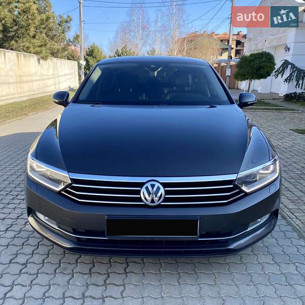 Седан Volkswagen Passat 2015 в Черноморске