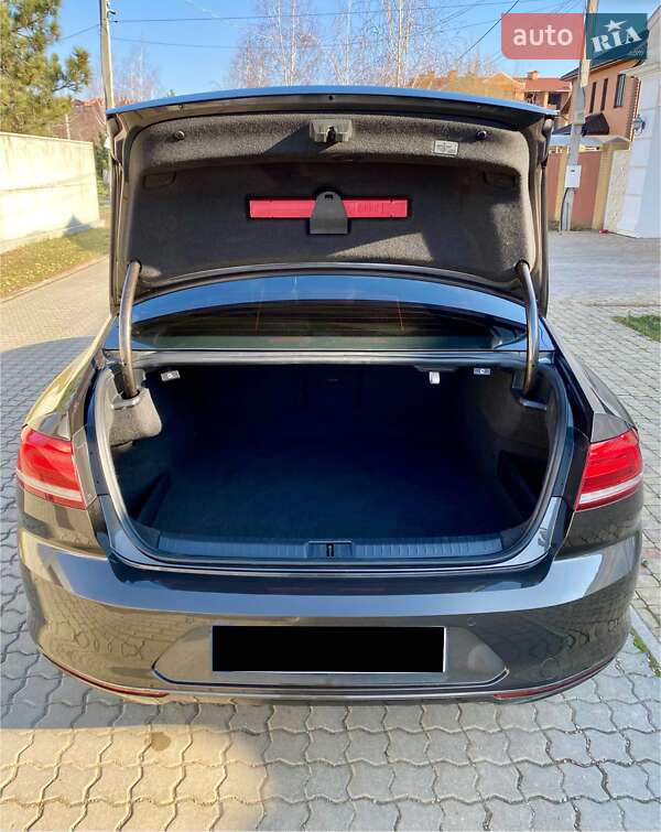 Седан Volkswagen Passat 2015 в Черноморске