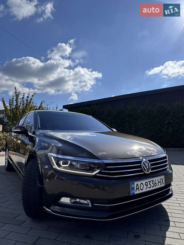 Седан Volkswagen Passat 2017 в Ужгороді