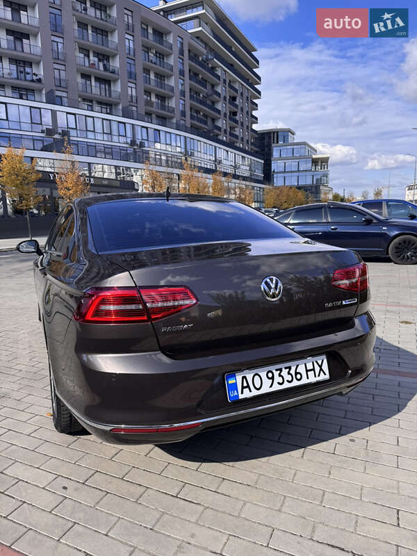 Седан Volkswagen Passat 2017 в Ужгороді