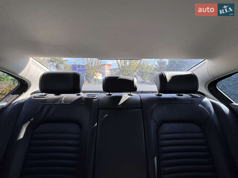 Седан Volkswagen Passat 2017 в Ужгороді