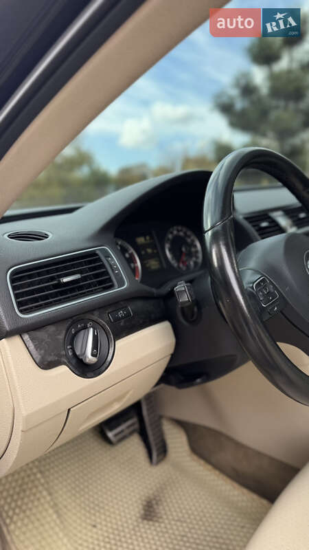 Седан Volkswagen Passat 2015 в Дніпрі