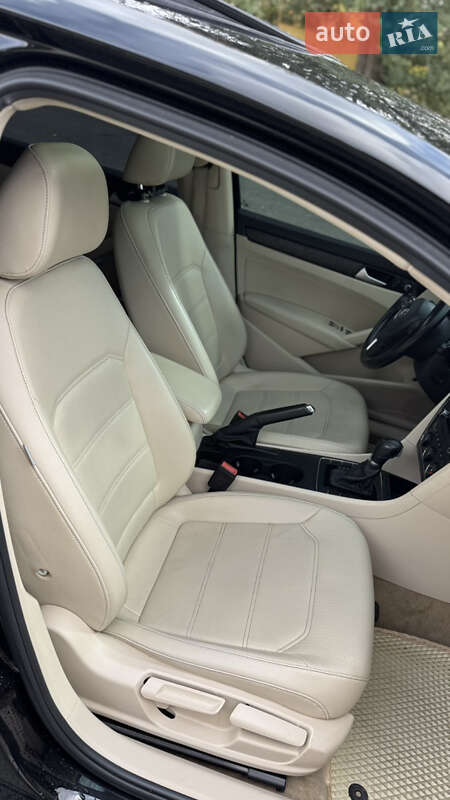 Седан Volkswagen Passat 2015 в Дніпрі