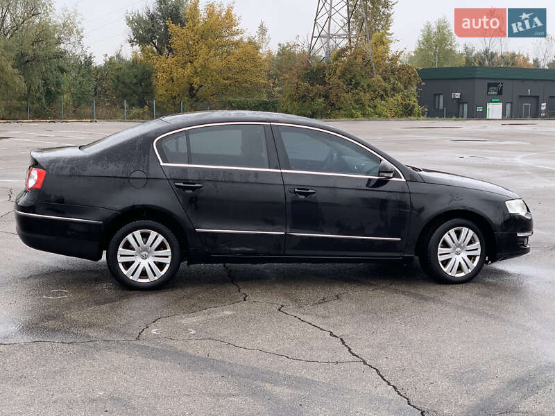 Седан Volkswagen Passat 2006 в Киеве