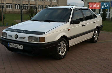 Седан Volkswagen Passat 1989 в Стрые