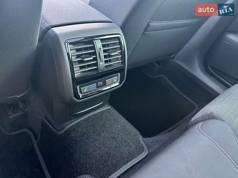 Универсал Volkswagen Passat 2020 в Луцке фото 31 Универсал Volkswagen Passat 2020 в Луцке