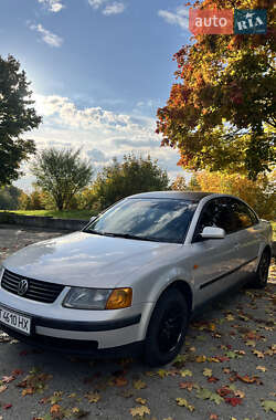 Седан Volkswagen Passat 1997 в Галичі