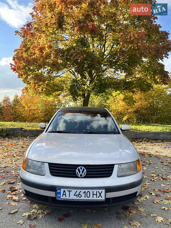 Седан Volkswagen Passat 1997 в Галиче