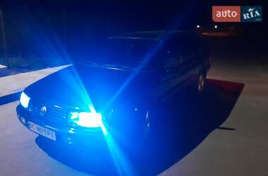Универсал Volkswagen Passat 1994 в Куликове