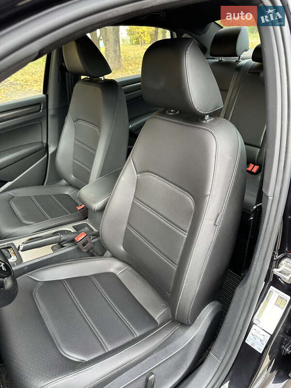 Седан Volkswagen Passat 2021 в Чугуєві