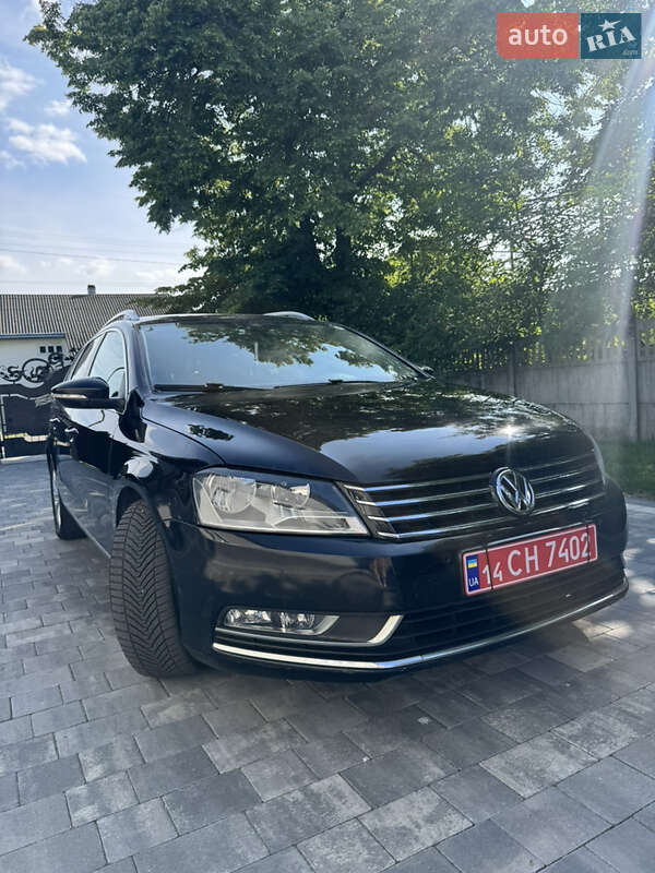 Універсал Volkswagen Passat 2014 в Івано-Франківську