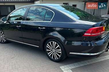 Седан Volkswagen Passat 2012 в Киеве