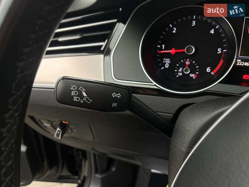 Универсал Volkswagen Passat 2017 в Сваляве