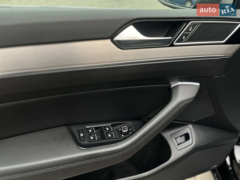 Универсал Volkswagen Passat 2017 в Сваляве