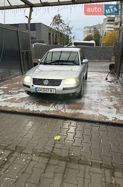 Седан Volkswagen Passat 2001 в Житомире