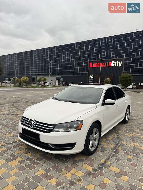 Седан Volkswagen Passat 2012 в Луцке