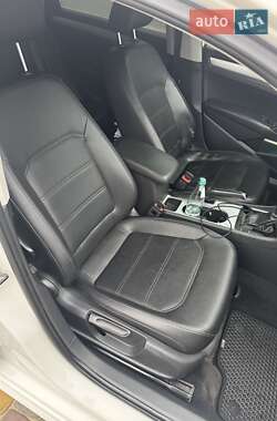 Седан Volkswagen Passat 2012 в 