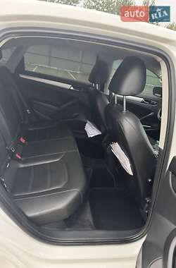 Седан Volkswagen Passat 2012 в 