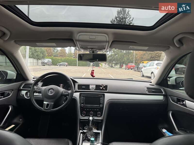 Седан Volkswagen Passat 2012 в Луцке