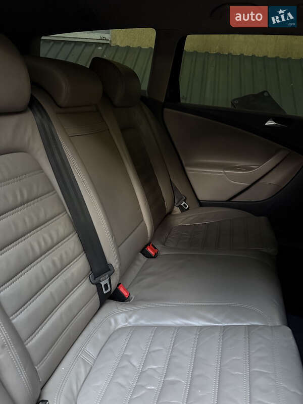 Універсал Volkswagen Passat 2009 в Львові