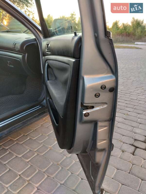 Универсал Volkswagen Passat 2001 в Теплике