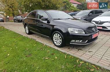 Седан Volkswagen Passat 2012 в Стрые