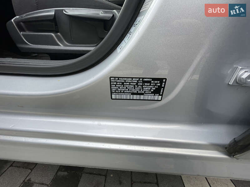 Седан Volkswagen Passat 2016 в Ровно