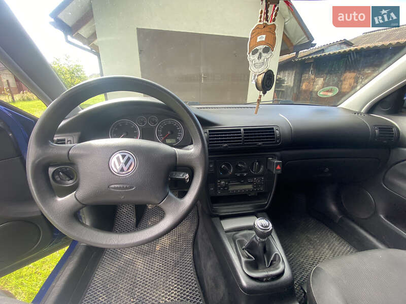 Универсал Volkswagen Passat 2001 в Сколе