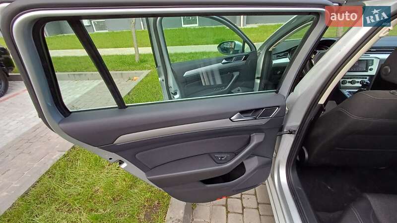 Универсал Volkswagen Passat 2015 в Львове