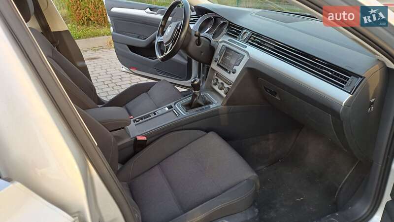 Универсал Volkswagen Passat 2015 в Львове