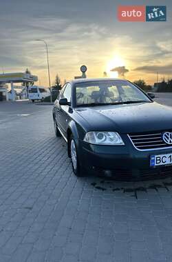 Седан Volkswagen Passat 2001 в Одессе