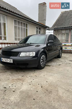 Седан Volkswagen Passat 1998 в Бучачі