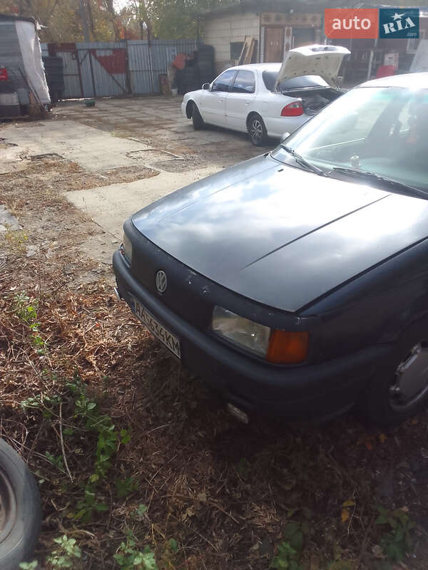 Седан Volkswagen Passat 1990 в Киеве