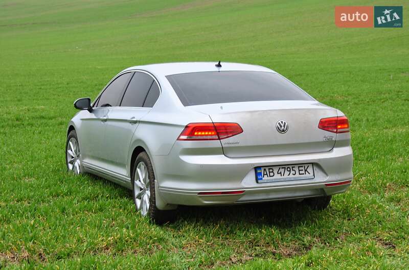 Седан Volkswagen Passat 2016 в Вінниці