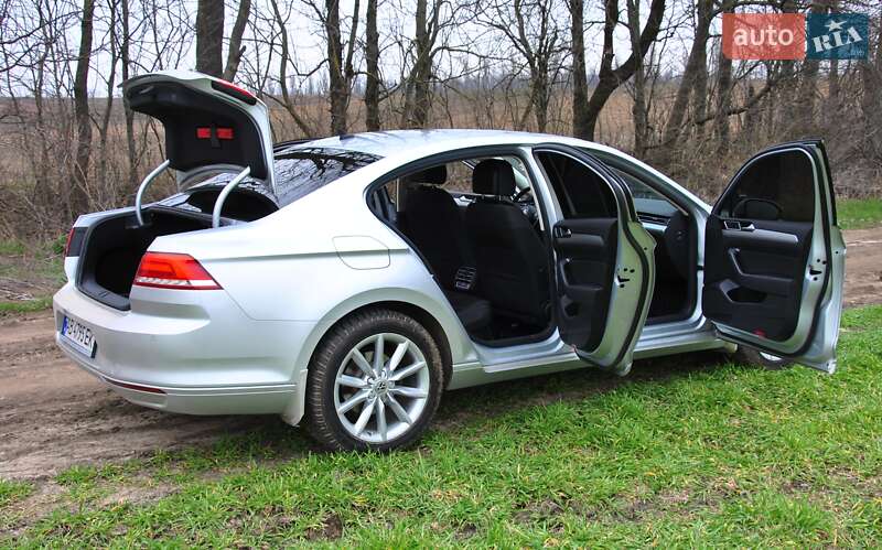 Седан Volkswagen Passat 2016 в Вінниці