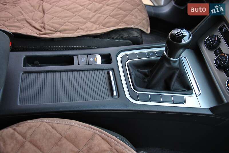 Седан Volkswagen Passat 2016 в Вінниці