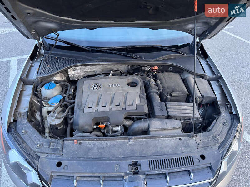 Седан Volkswagen Passat 2012 в Киеве
