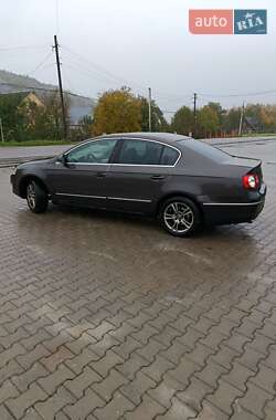 Седан Volkswagen Passat 2005 в Воловцю
