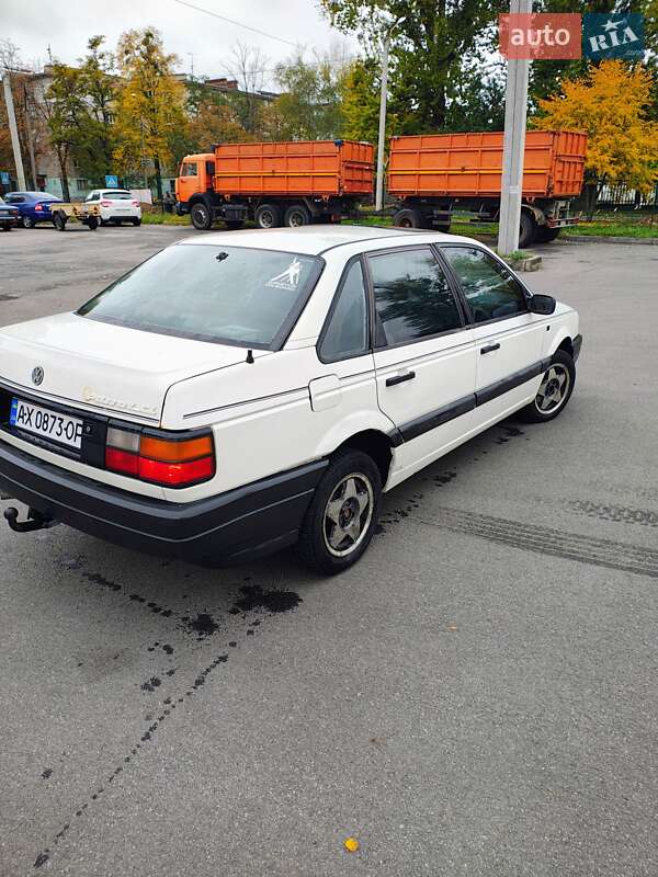 Седан Volkswagen Passat 1989 в Харкові